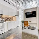Kcm Mikros Smart Apartments 1